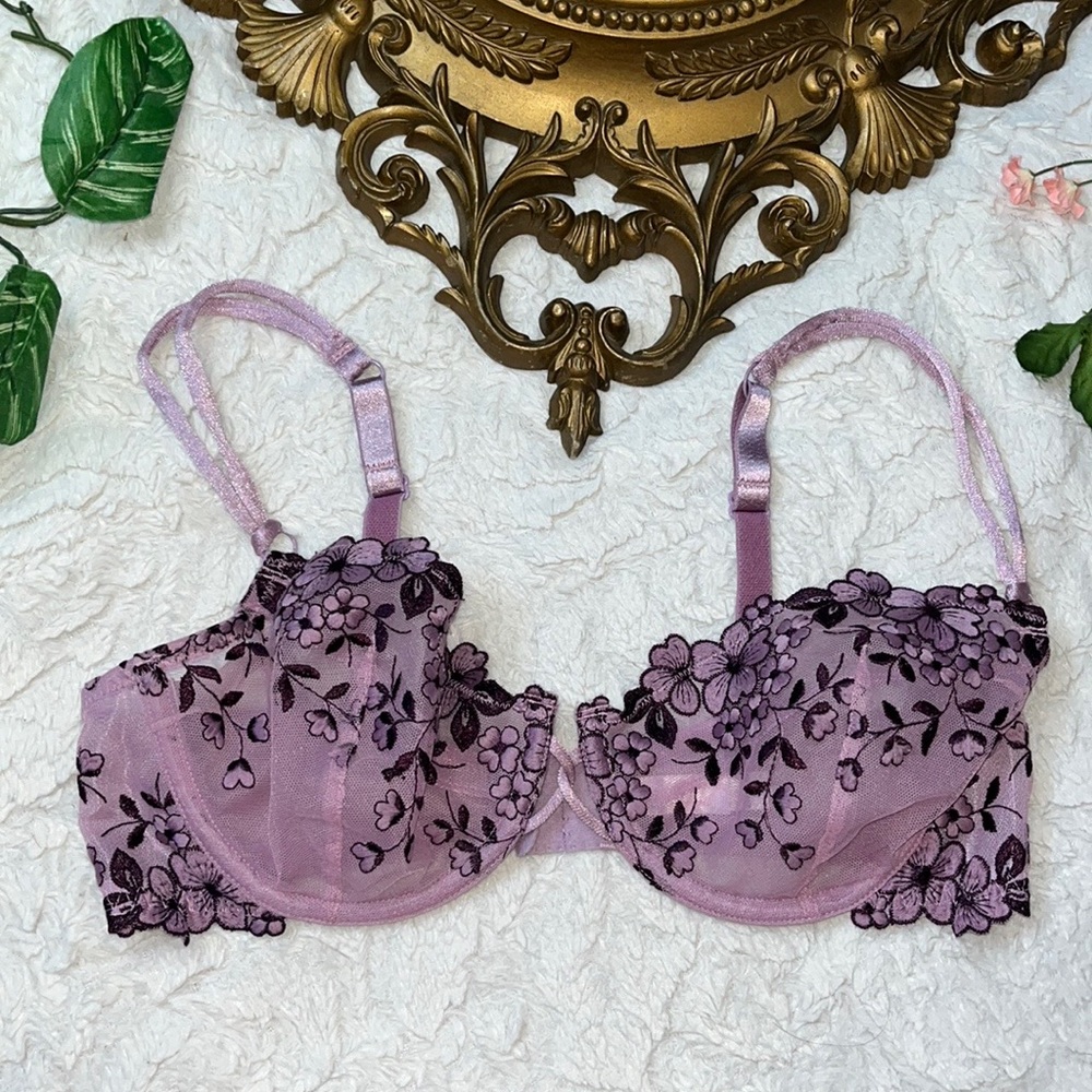 Victoria’s Secret Floral Lace Bra size 36C